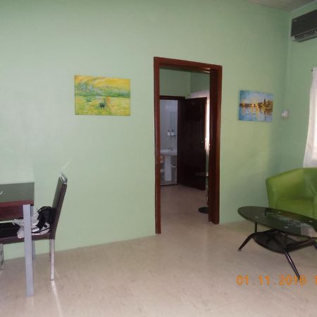 Posh Apartments And Hotel Ikeja Kültér fotó