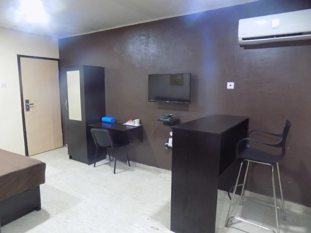 Posh Apartments And Hotel Ikeja Kültér fotó