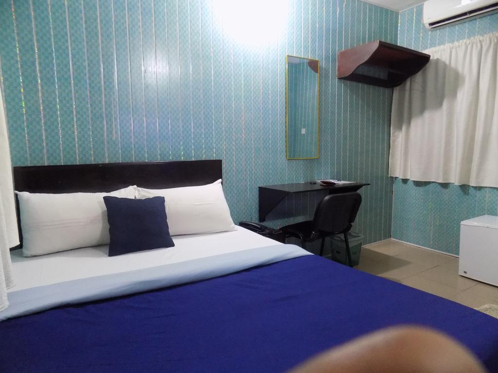 Posh Apartments And Hotel Ikeja Kültér fotó