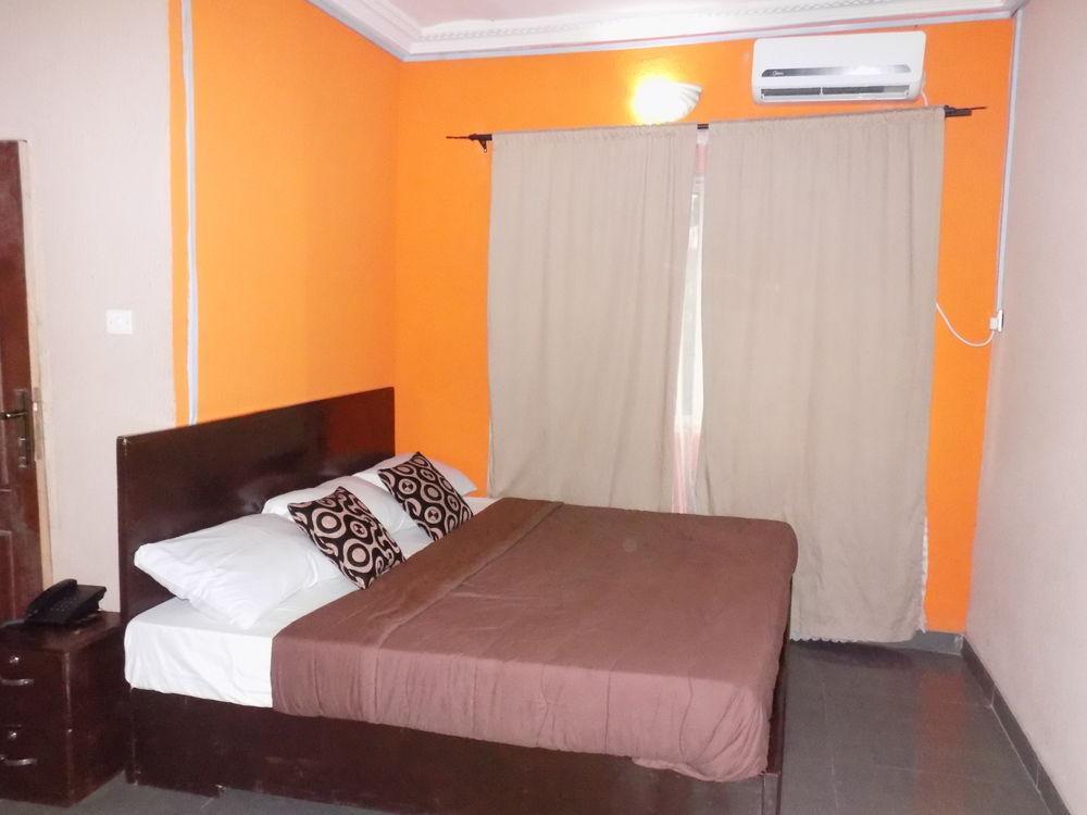 Posh Apartments And Hotel Ikeja Kültér fotó
