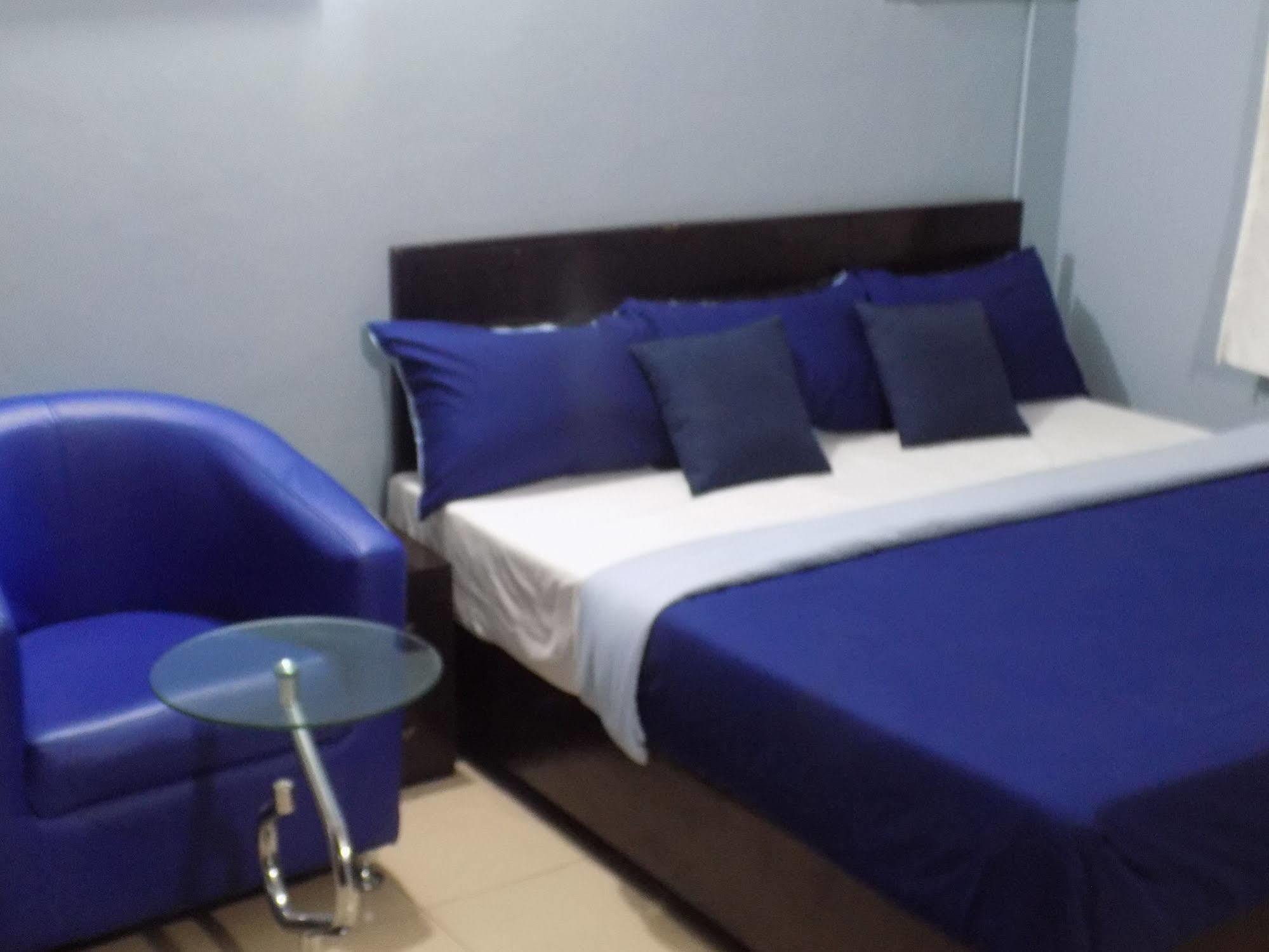 Posh Apartments And Hotel Ikeja Kültér fotó