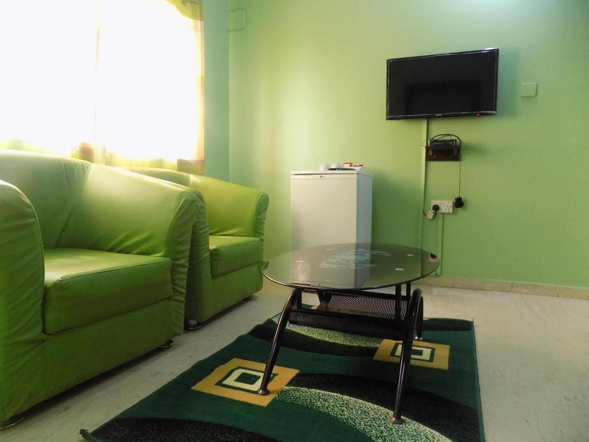 Posh Apartments And Hotel Ikeja Kültér fotó