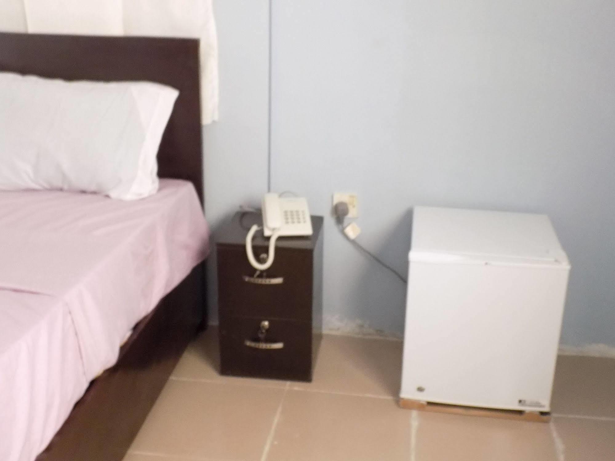 Posh Apartments And Hotel Ikeja Kültér fotó