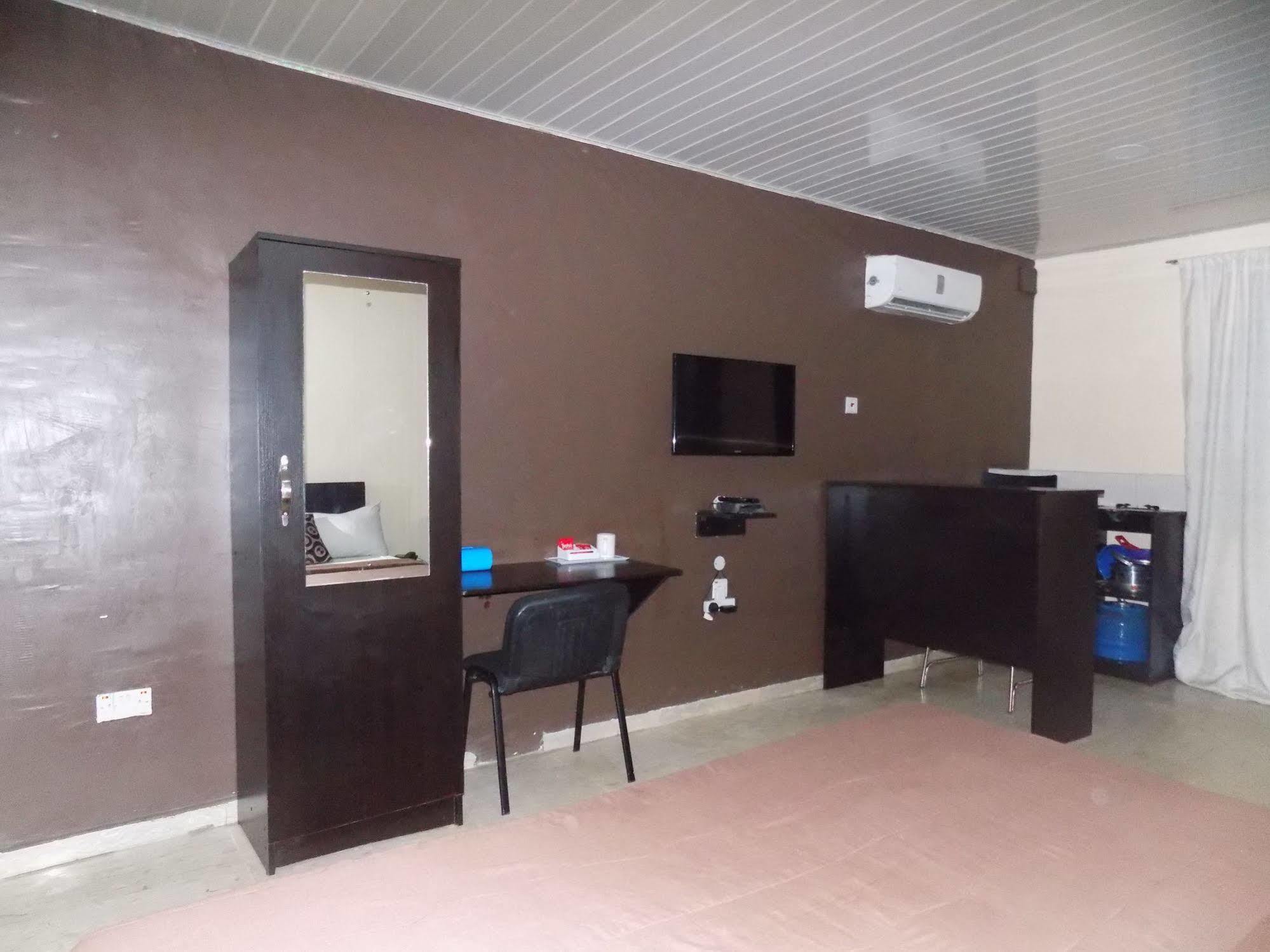 Posh Apartments And Hotel Ikeja Kültér fotó